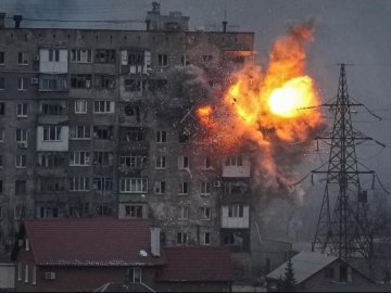 Щодня на Маріуполь окупанти скидають від 50 до 100 авіабомб, – міськрада