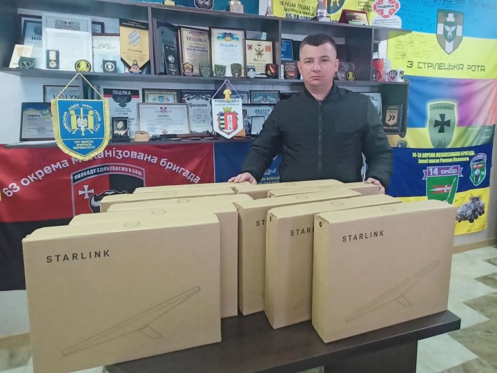Громада з Волині закупила партію STARLINK для воїнів-земляків