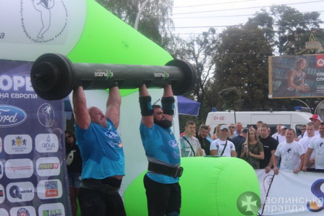 Збірна України зі стронгмену у Луцьку перемогла збірну Європи. ФОТО