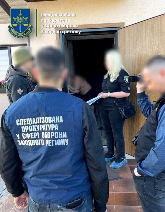 У Рівному керівник фірми та його спільники привласнили майже пів мільйона гривень на ремонті казарми