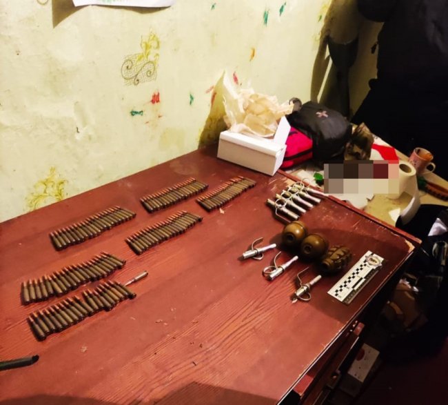 Погрожував підривом гранати: у волинянина вилучили арсенал незаконної зброї. ФОТО