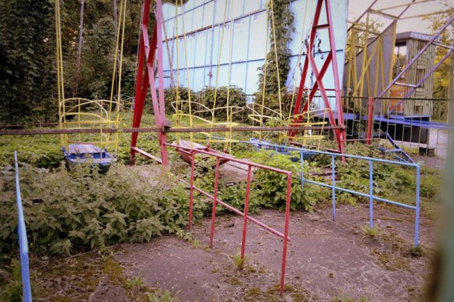 Наче зона відчуження, – лучанин про атракціони в парку. ФОТО