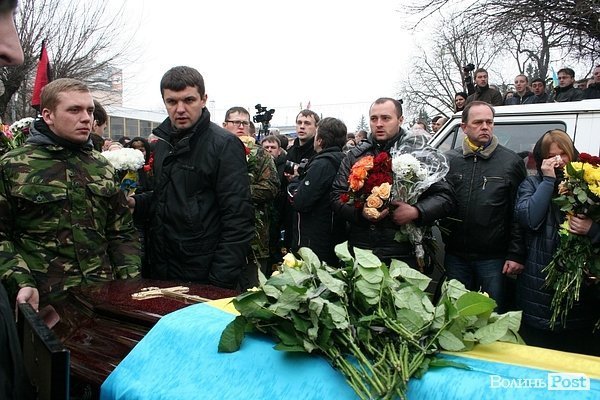 У Луцьку прощалися з загиблим волинянином. ФОТО