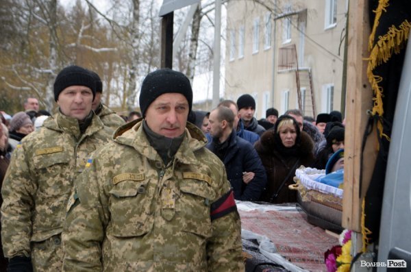 «Десантник пішов у небо»:  у Ківерцях поховали Героя Маріса Камінського