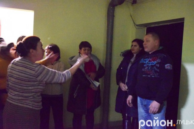 Б'ються, блюють, галасують: лучани «повстали» проти «Шайби»