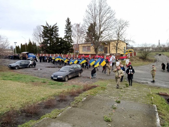 У громаді поблизу Луцька поховали Героя Валерія Марушка