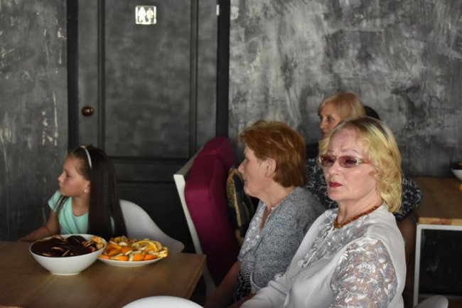 У Луцьку відбулась ретровечірка «Виведи бабусю в люди». ФОТО