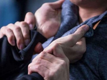 20-річний волинянин побив та пограбував чоловіка у його власному будинку