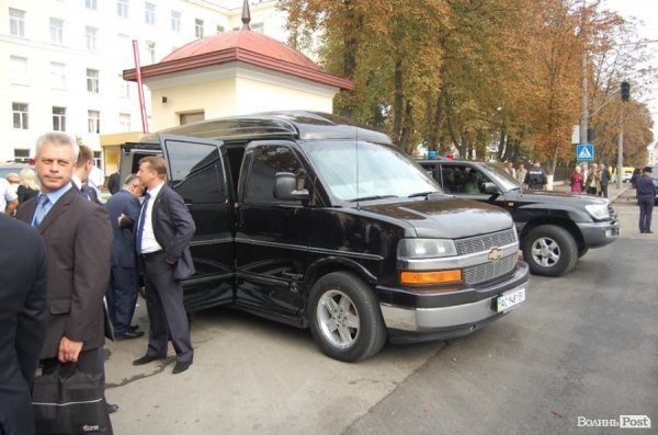 Кортеж Януковича в Луцьку. ФОТО. ВІДЕО