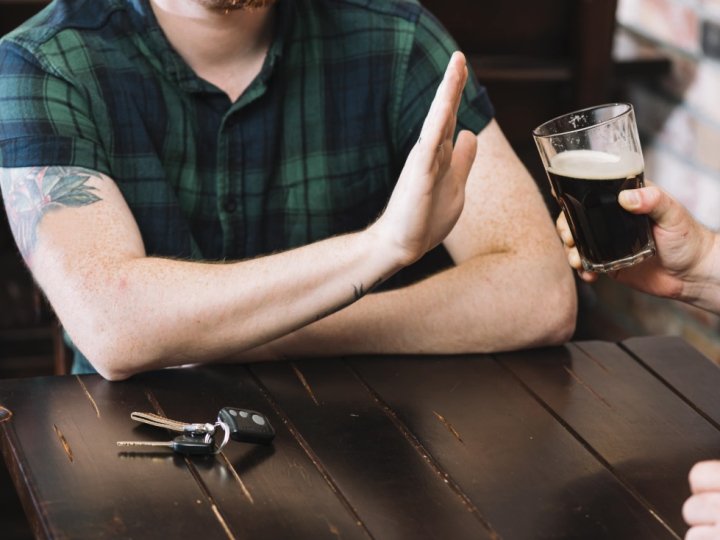 Чому самостійно подолати алкогольну залежність складно і коли потрібна допомога спеціалістів