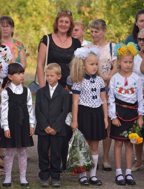 Військові волинської бригади привітали луганських школярів з початком навчального року. ФОТО