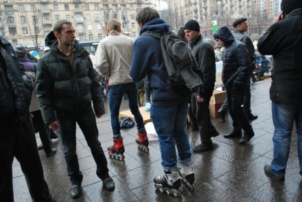 Майдан святкує. ФОТО