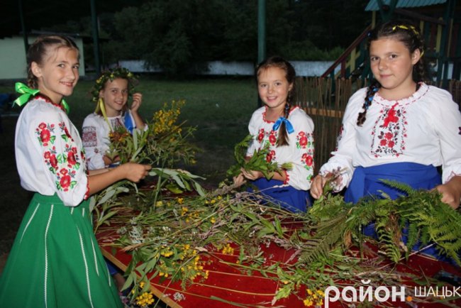 Сотні людей і величезне вогнище: як на Купала відтворювали язичницькі традиції у Шацьку. ФОТО. ВІДЕО