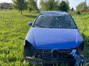 Авто злетіло в кювет і перекинулося: у Луцькому районі 27-річна водійка постраждала в ДТП. ФОТО