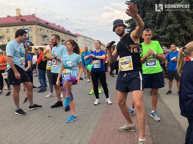 У Луцьку стартував масовий легкоатлетичний забіг. ФОТО