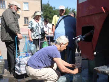 Просто набирали воду: росіяни обстріляли з «Ураганів» натовп людей у Лисичанську, – Гайдай