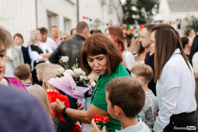 У новій локації і… з котом: як в інноваційній луцькій школі «ThinkGlobal» 1 вересня відзначали. ФОТО* 