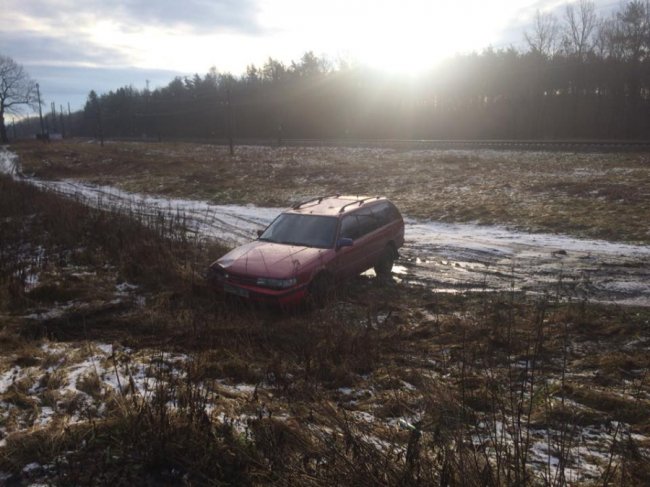 Поблизу Цуманя автівка в'їхала у стовп. ФОТО