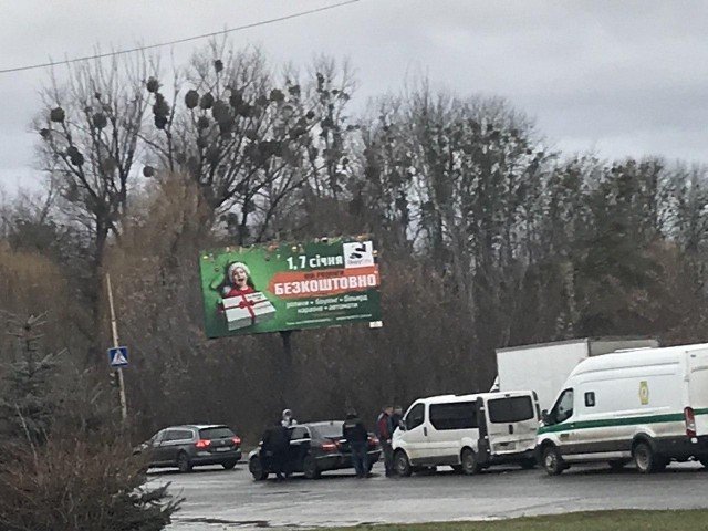 У Луцьку авто інкасаторів потрапило у аварію. ФОТО