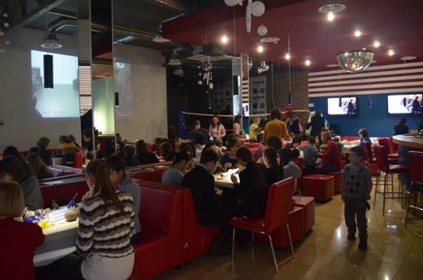 У Луцьку вчили виготовляти подарунки. ФОТО