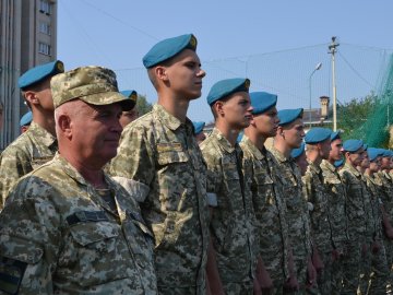 Майбутні захисники: у Луцьку для військових ліцеїстів пролунав перший дзвоник. ФОТО