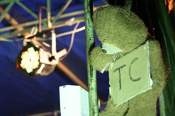 У Луцьку музиканти розважали люд на Євромайдані. ФОТО