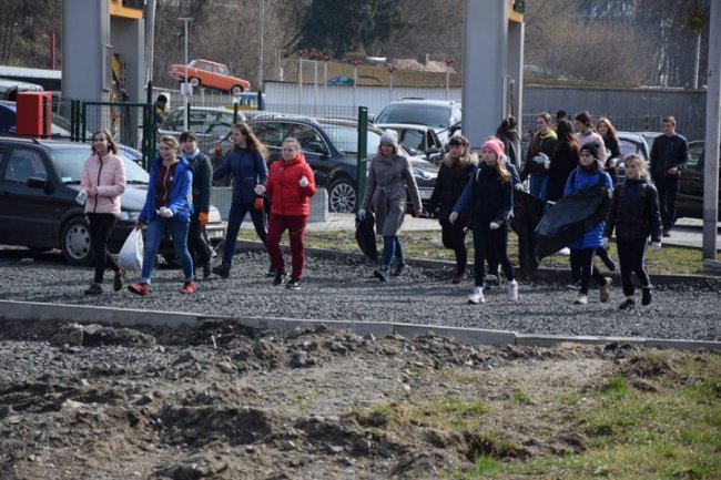 Великдень близько: Луцьк почали «зачищати» від сміття. ФОТО