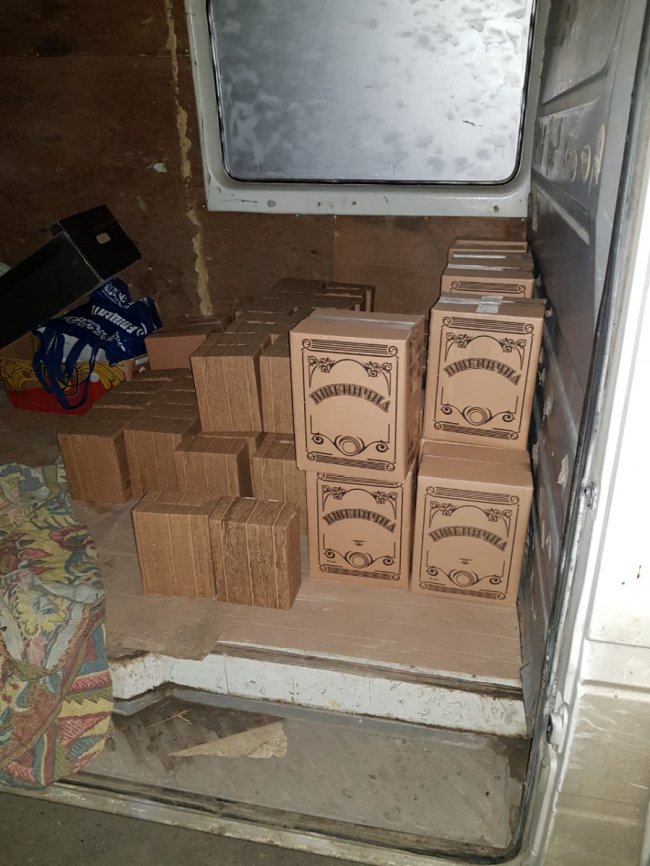 У Луцьку фіскали вилучили 350 літрів безакцизного алкоголю. ФОТО