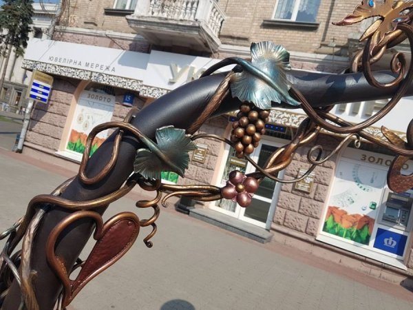 Лавку «Закоханих ліхтарів»  у Луцьку реконструювали. ФОТО