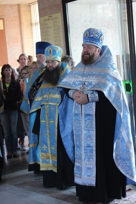 У Волинську ОДА принесли чудотворну ікону. ФОТО