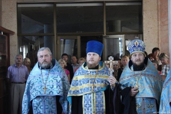 У Волинську ОДА принесли чудотворну ікону. ФОТО