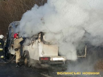 На трасі Луцьк – Ковель загорівся автобус