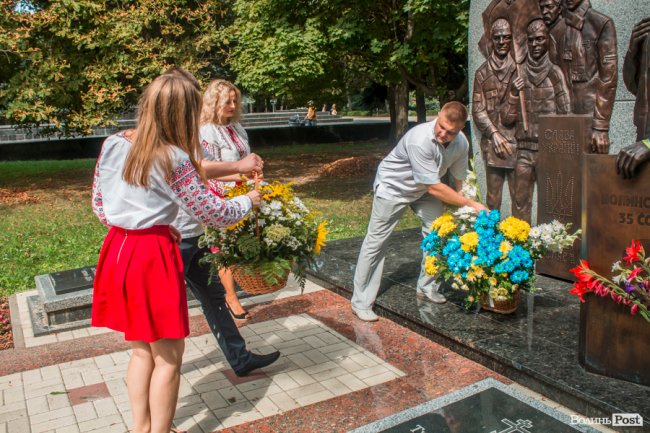 Ми повинні пам’ятати: працівники луцького «Мотору» вшанували полеглих Героїв