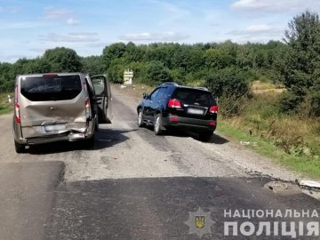 П'яний волинянин за кермом авто врізався в бус, постраждало 4 людини