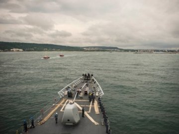 У Болгарії пришвартувався крейсер США