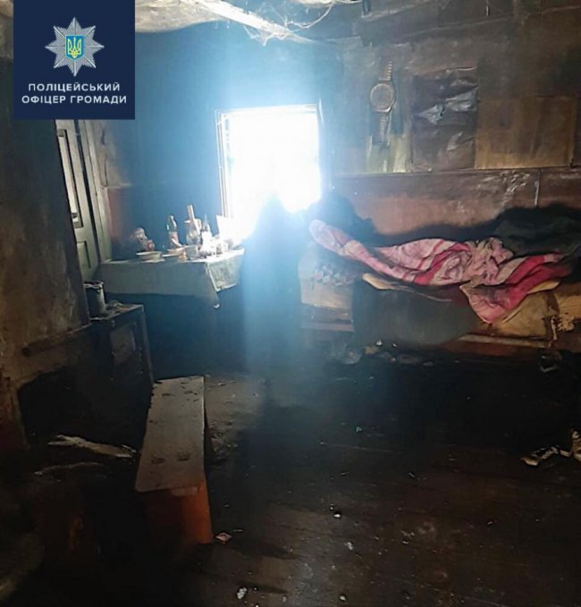 Жив у напіврозваленій хаті і в холоді: зворушлива історія порятунку пенсіонера з Волині