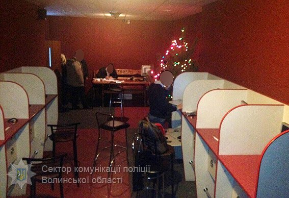 На Волині з підпільного казино вилучили техніки на 100 тисяч