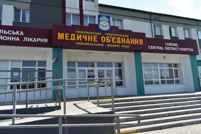 Не встигли до лікарні: на Волині жінка народила у кареті «швидкої»