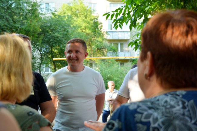 Нові паркомісця, LED-освітлення та дитячий майданчик: відремонтують один з найгірших дворів Луцька