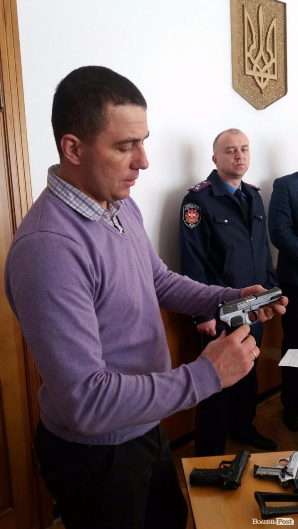 Яку зброю здали волиняни. ФОТО