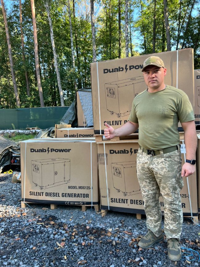 Шведи передали волинським бійцям дизельні генератори