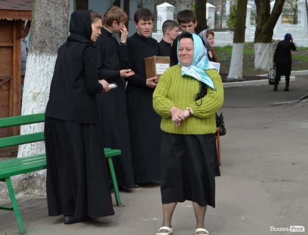 У Луцьк привезли мощі двох святих. ФОТО