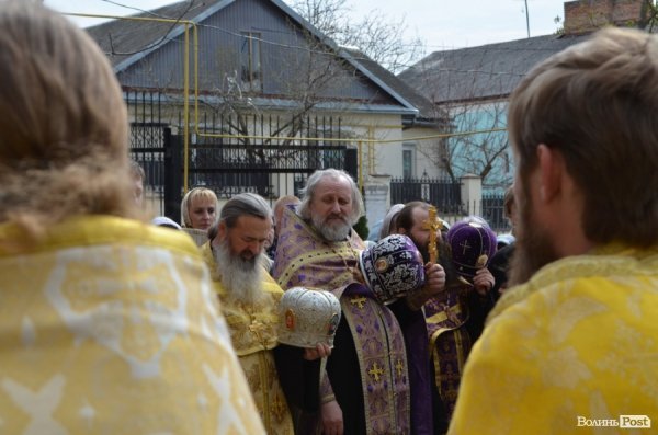У Луцьк привезли мощі двох святих. ФОТО
