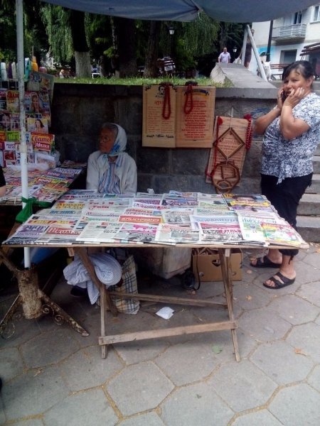 У Луцьку борються зі стихійною торгівлею на вулицях міста. ФОТО