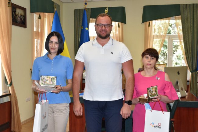 У Луцьку чоловік з інвалідністю та багатодітна мати отримали житло в новобудові. ФОТО