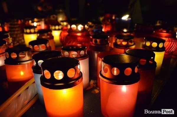 У центрі Луцька молилися за померлих. ФОТО