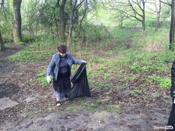 Депутати Луцькради вийшли на генеральне прибирання. ФОТО. ВІДЕО