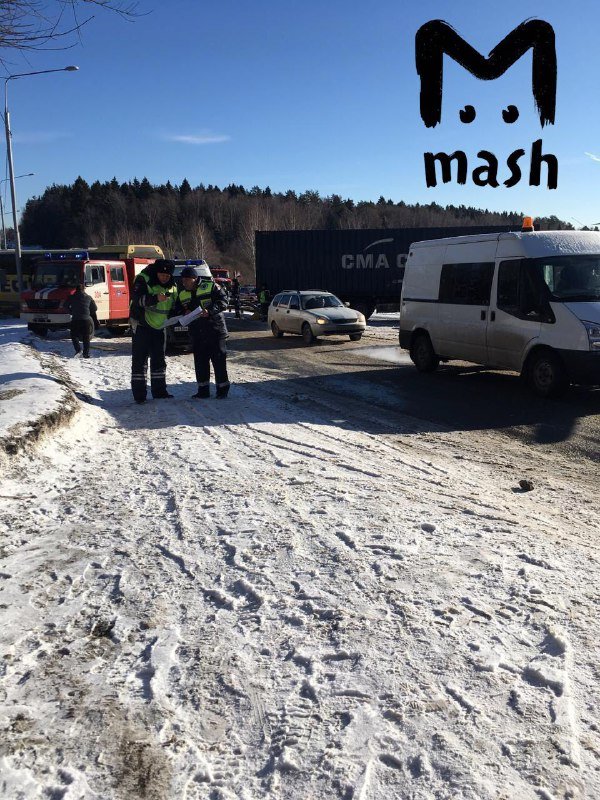 У Росії фура влетіла в автобус з українцями: восьмеро постраждалих