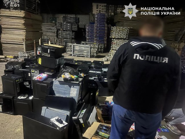У Луцьку викрили криптошахрайський кол-центр: 60 операторів і 0 тисяч доходу щомісяця. ВІДЕО