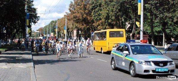 Масовий велопробіг до Дня Незалежності в Луцьку. ФОТО